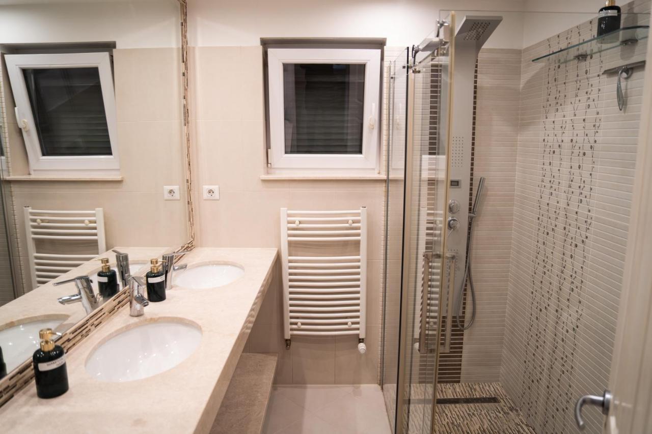Ultracentral Golden Apartament 1 Suceava Exterior photo