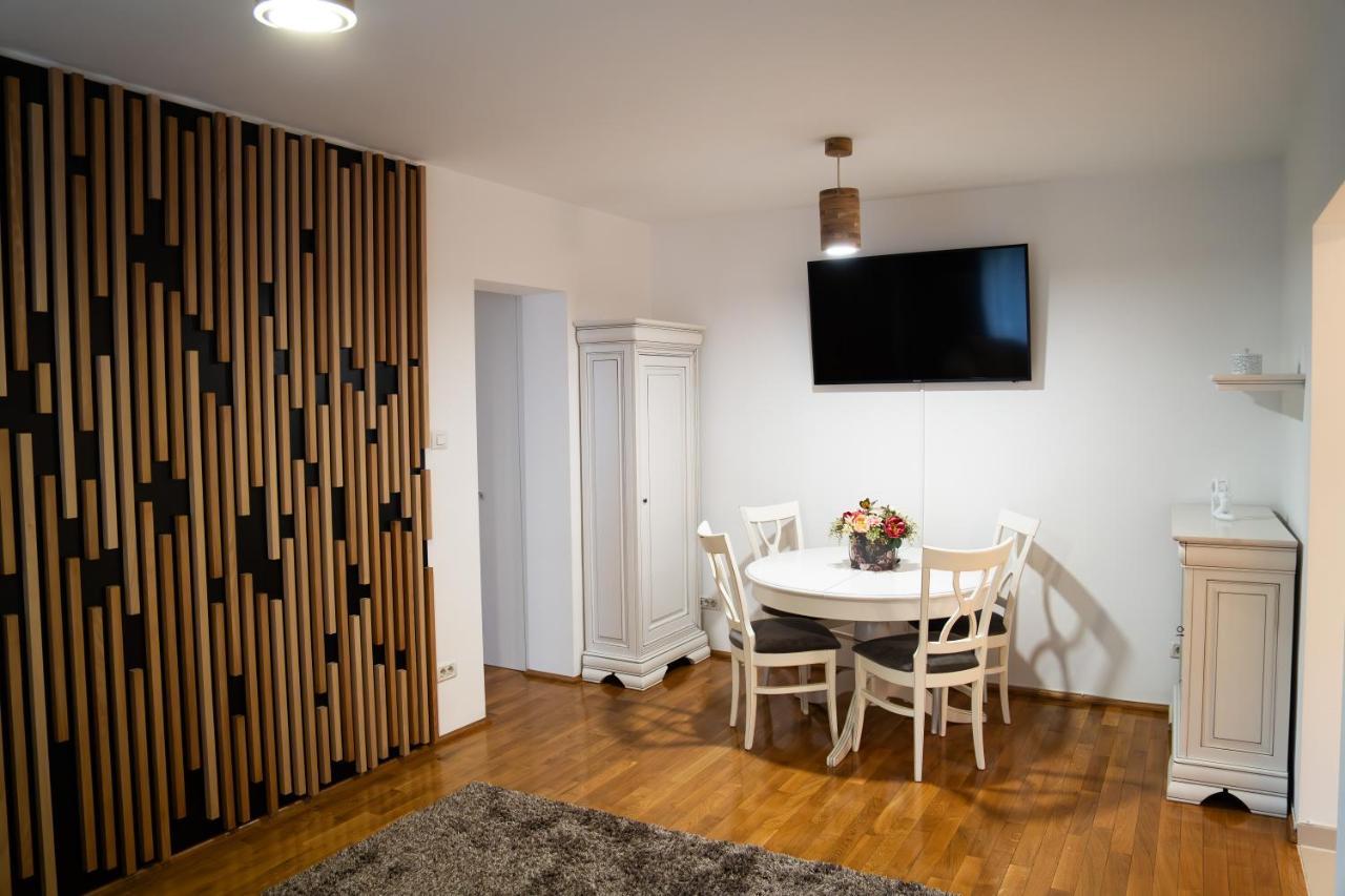 Ultracentral Golden Apartament 1 Suceava Exterior photo