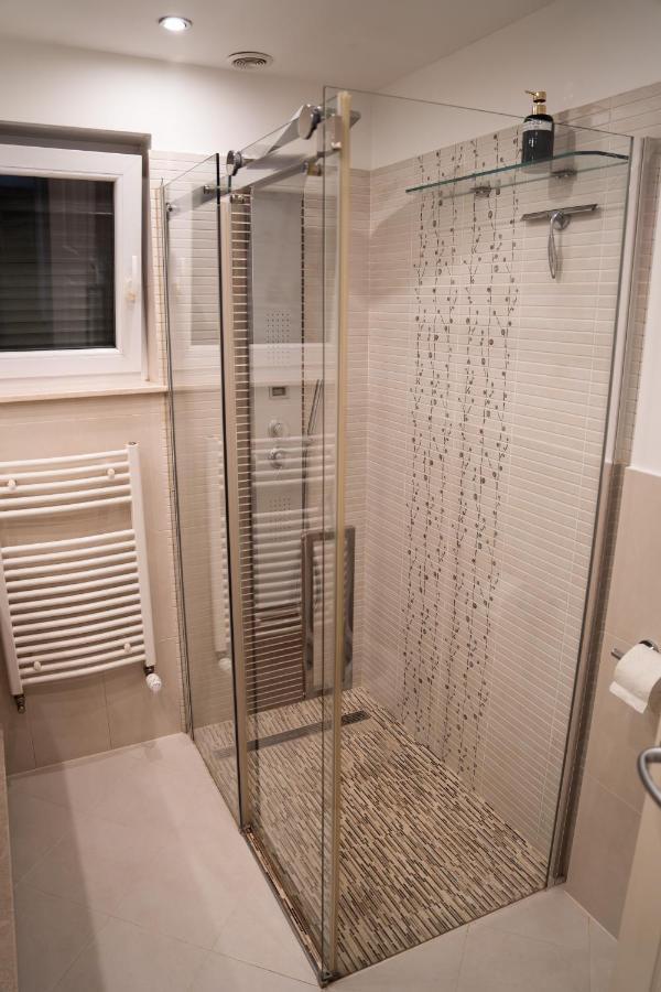 Ultracentral Golden Apartament 1 Suceava Exterior photo